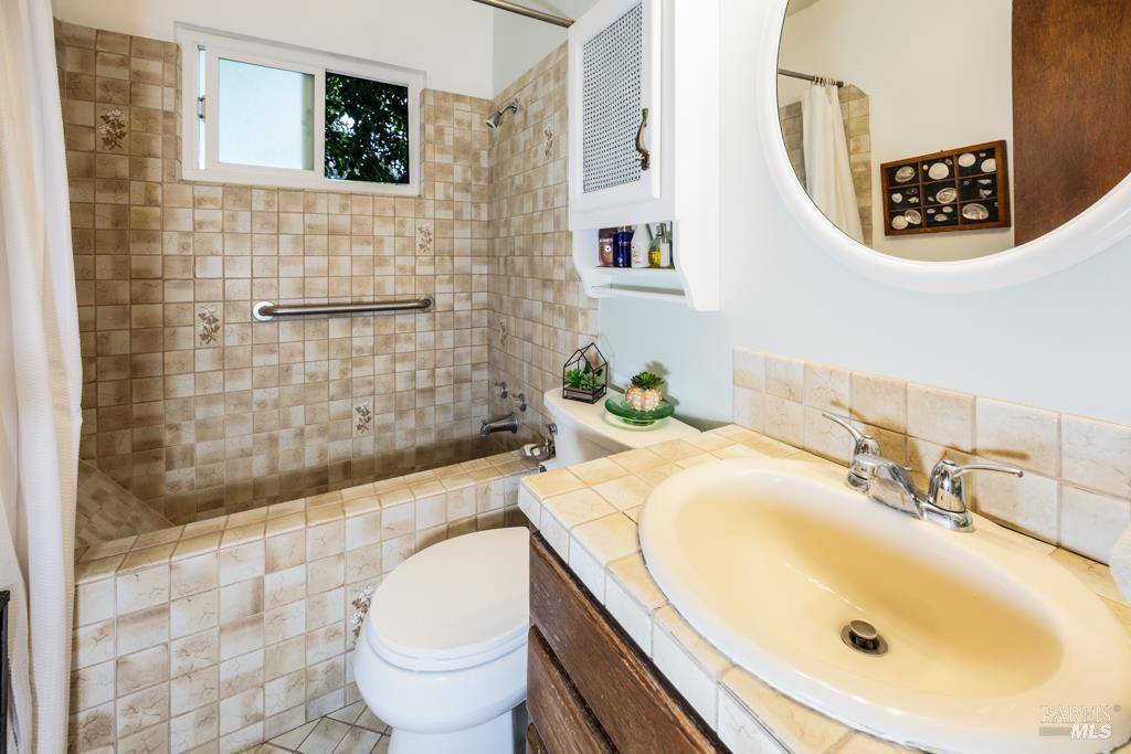 Windsor, CA 95492,8547 Old Redwood HWY