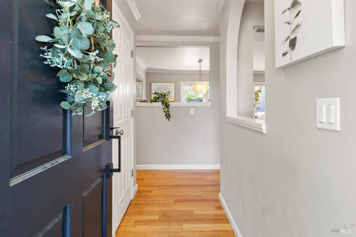 Novato, CA 94947,10 Margory CT