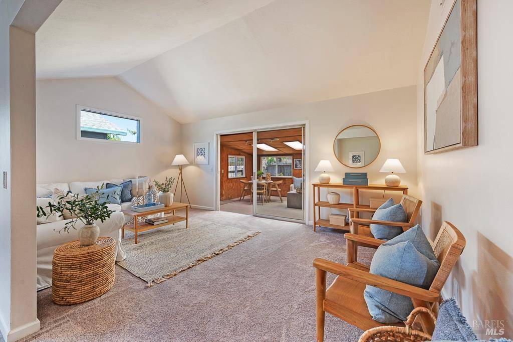 Santa Rosa, CA 95409,5012 Parkhurst DR