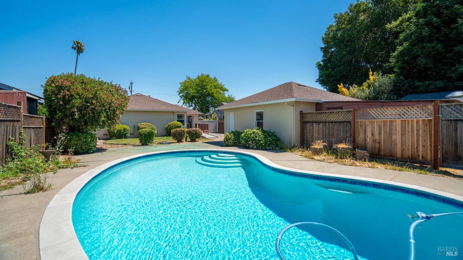 Petaluma, CA 94952,114 Edith ST
