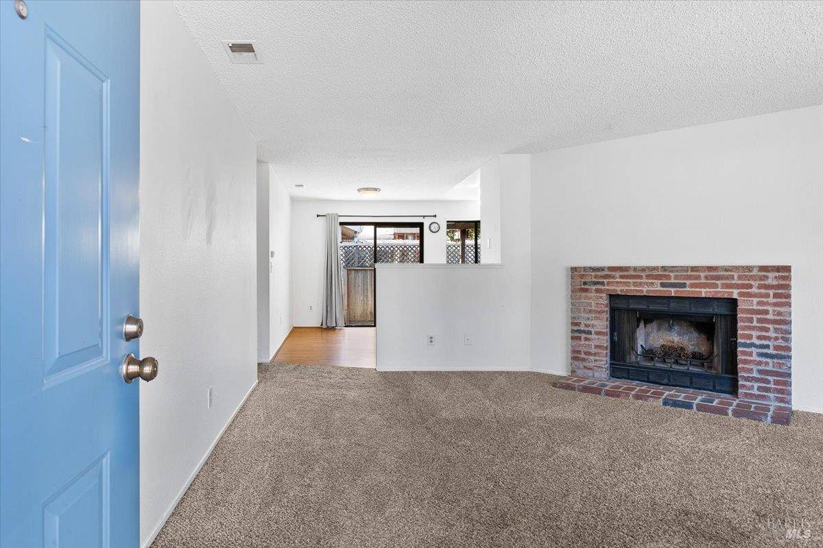Healdsburg, CA 95448,812 Quail CT