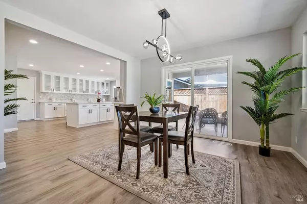 Santa Rosa, CA 95409,120 Oak Island CIR