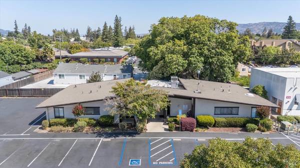 3030 Beard RD, Napa, CA 94558