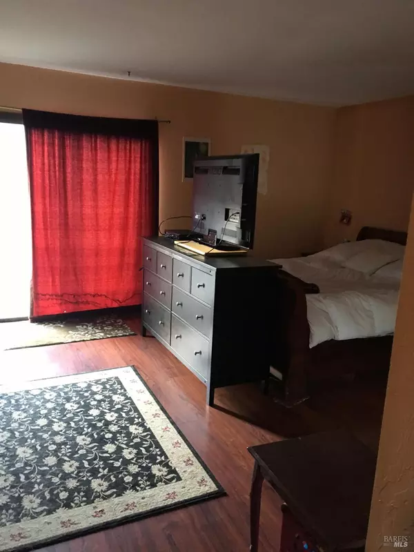 Garberville, CA 95542,350 Riverview RD