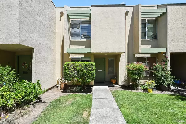 2992 Yulupa AVE, Santa Rosa, CA 95405