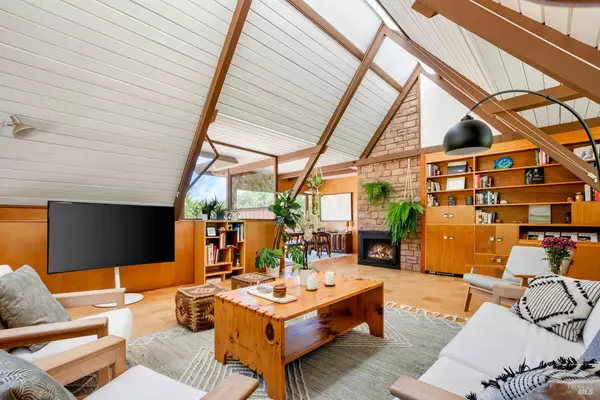 Santa Rosa, CA 95404,2140 Hyland CT