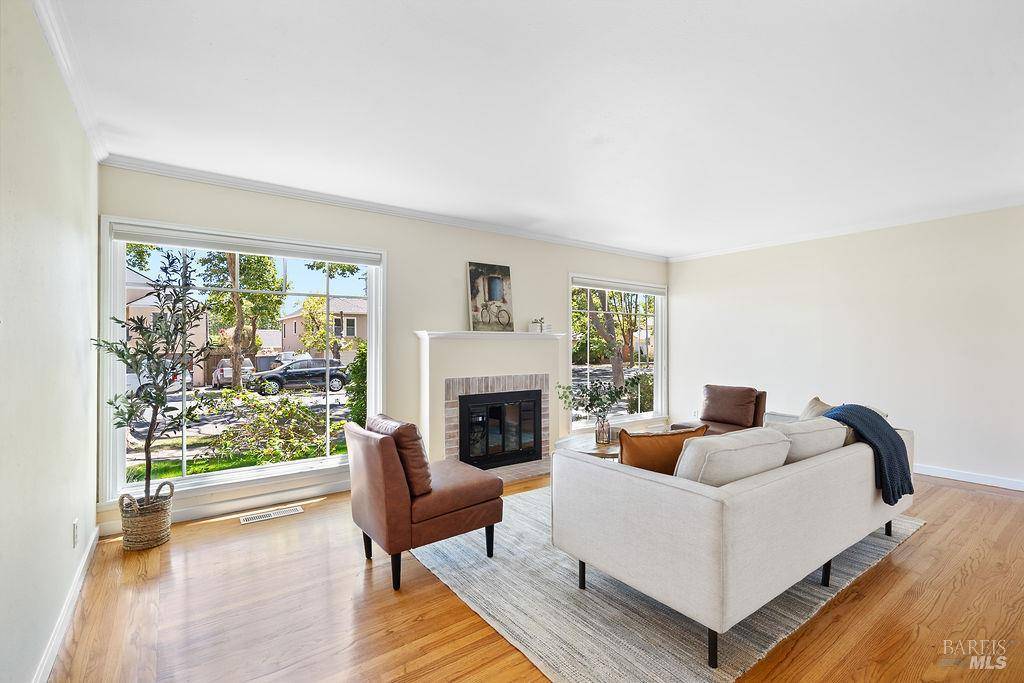 Vallejo, CA 94590,1904 Illinois ST