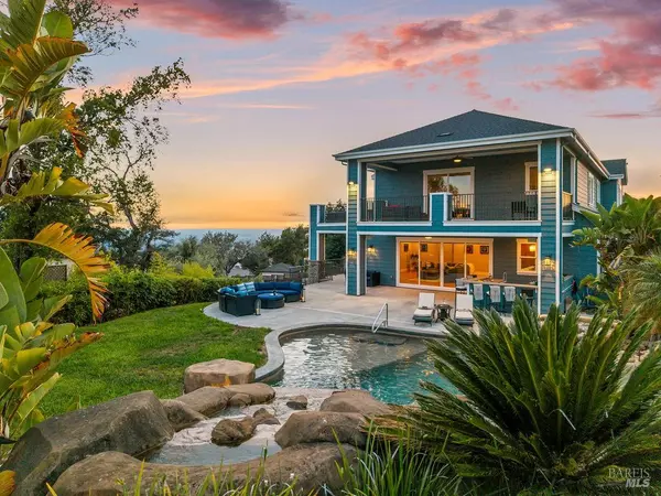 3882 Royal Manor PL, Santa Rosa, CA 95404