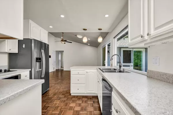 Santa Rosa, CA 95403,2459 Westvale CT