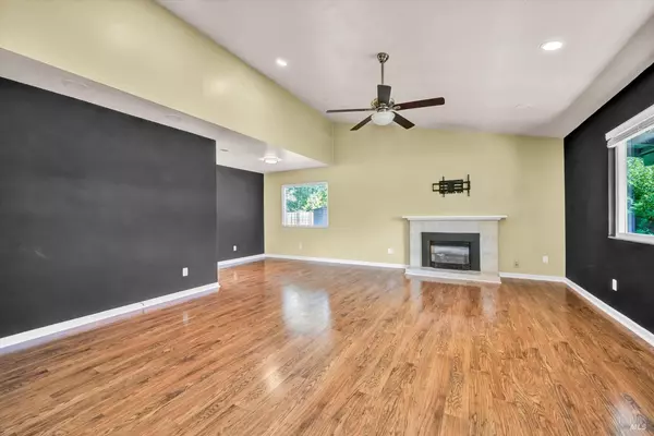 Santa Rosa, CA 95403,2459 Westvale CT