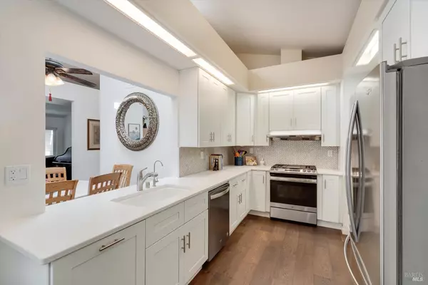 Santa Rosa, CA 95403,2008 Stonefield LN