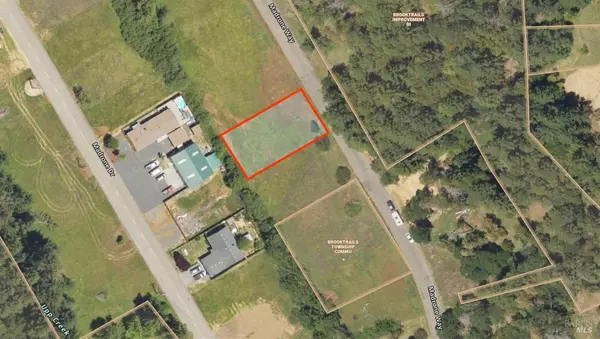 Willits, CA 95490,25460 Madrone WAY