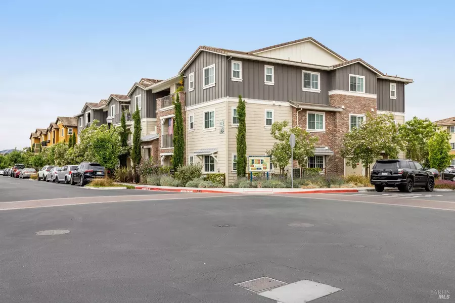 1404 Mauro Pietro DR 302, Petaluma, CA 94954