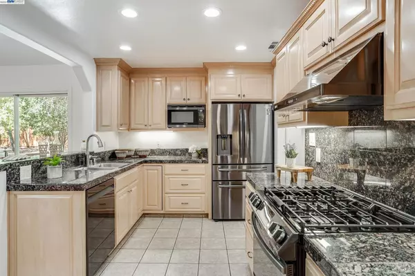 Danville, CA 94526,1651 Green Valley RD