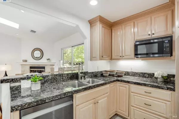 Danville, CA 94526,1651 Green Valley RD