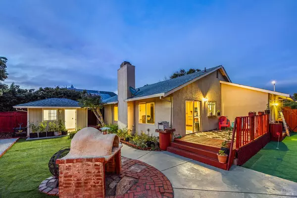 455 Rusty DR, Santa Rosa, CA 95401