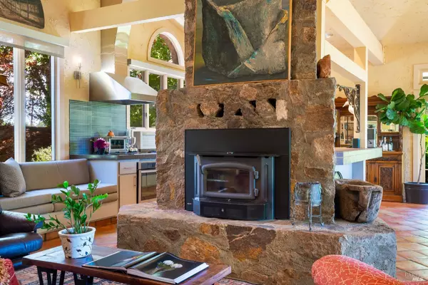 Healdsburg, CA 95448,1633 Dry Creek RD