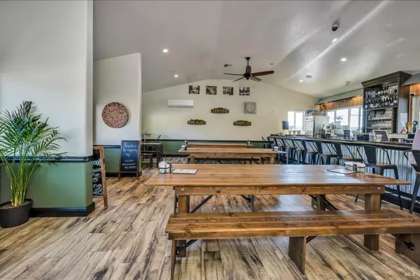 Clearlake, CA 95422,14625 Lakeshore DR