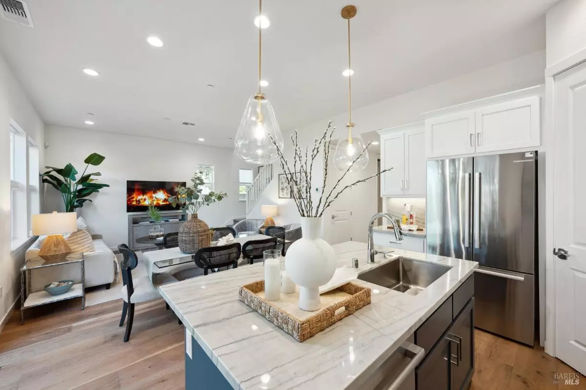 Petaluma, CA 94952,65 Riverbend LN