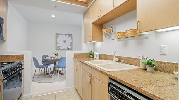 400 Deer Valley RD 2L, San Rafael, CA 94903