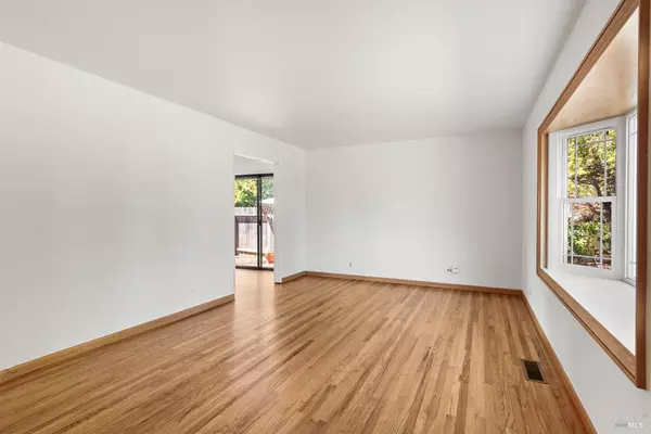 Santa Rosa, CA 95409,537 Emerald Park CT