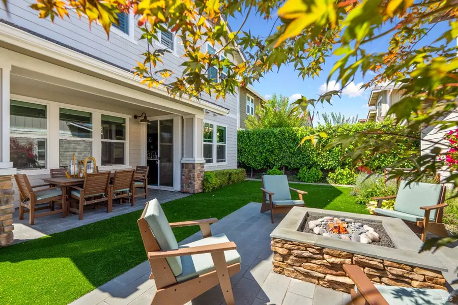 858 Hayes ST, Sonoma, CA 95476