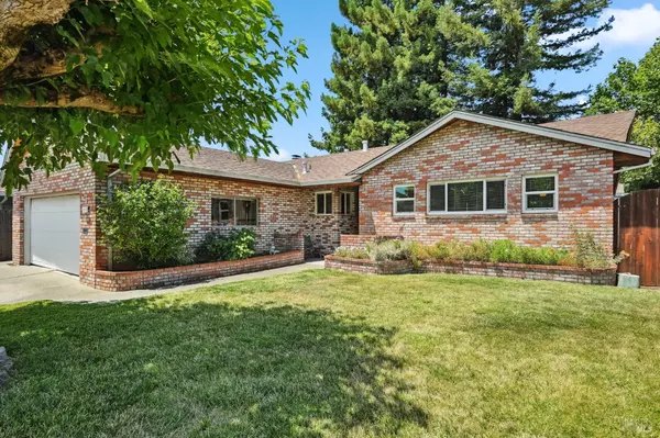 2013 Knight AVE, Petaluma, CA 94954