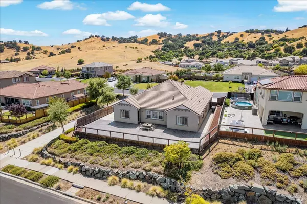 Vacaville, CA 95688,7056 Grace Feather CT