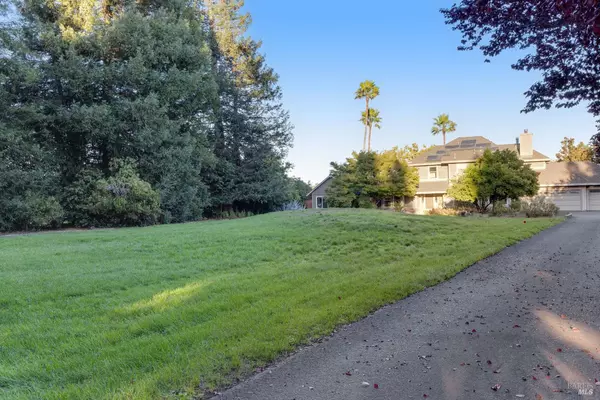 Santa Rosa, CA 95401,436 Laguna Vista RD
