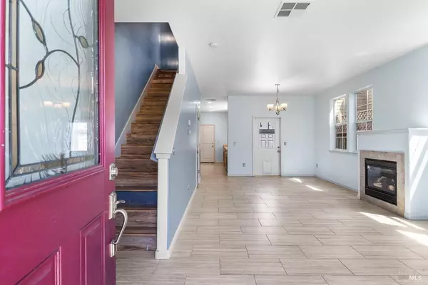 Santa Rosa, CA 95403,2556 N Village DR