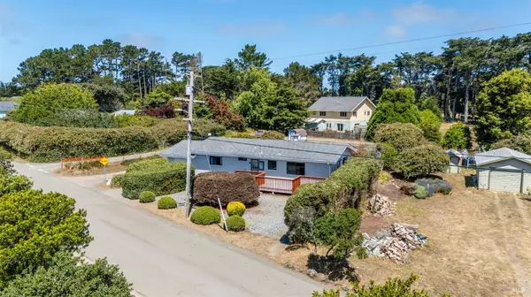 Point Arena, CA 95468,90 Lake ST