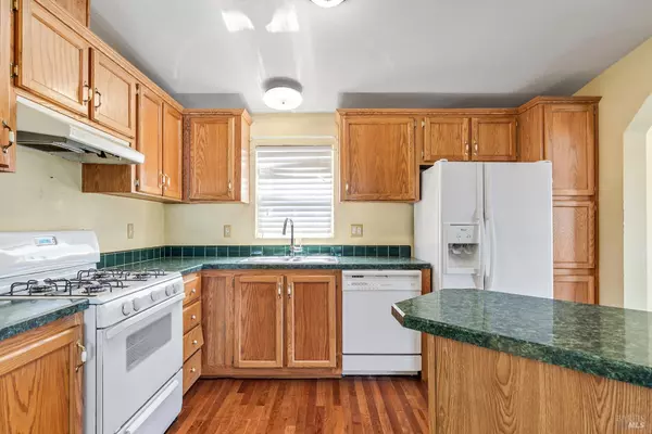 Petaluma, CA 94954,717 N McDowell BLVD 111