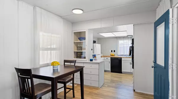 Vallejo, CA 94590,904 Santa Lori CT