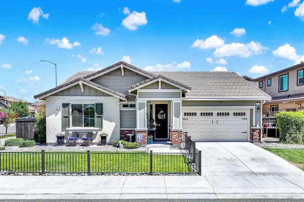 901 Goldfinch CIR, Vacaville, CA 95688