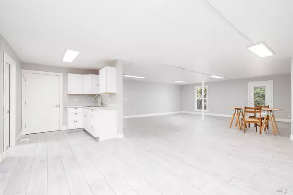 Geyserville, CA 95441,21249 Geyserville AVE