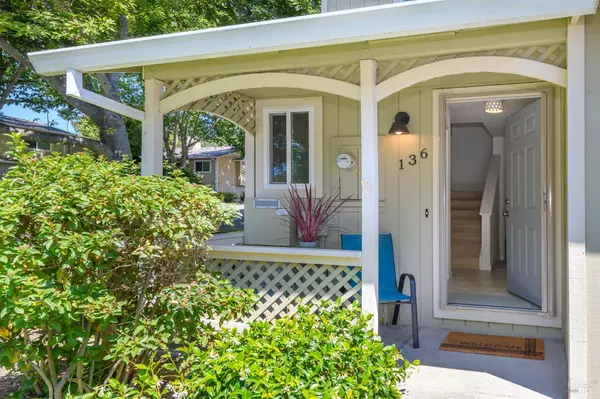 Petaluma, CA 94952,136 Acorn DR