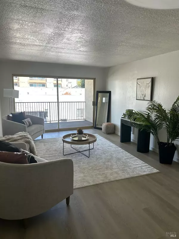 Oakland, CA 94610,85 Vernon ST 315