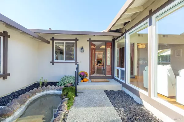 92 Upper Oak DR, San Rafael, CA 94903