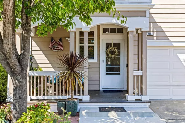 221 Preston CT, Petaluma, CA 94952