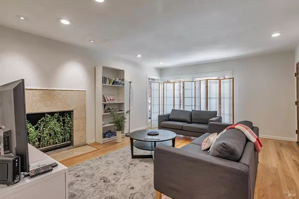 San Rafael, CA 94903,279 Orange Blossom LN