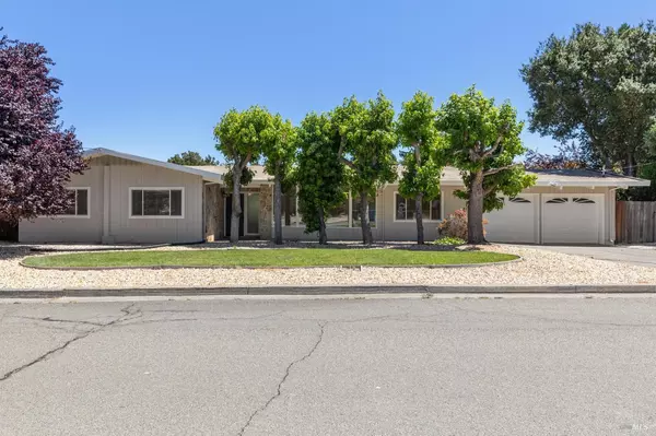 10 Theresa CT, Novato, CA 94947