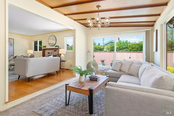 Novato, CA 94947,7 Laurie CT