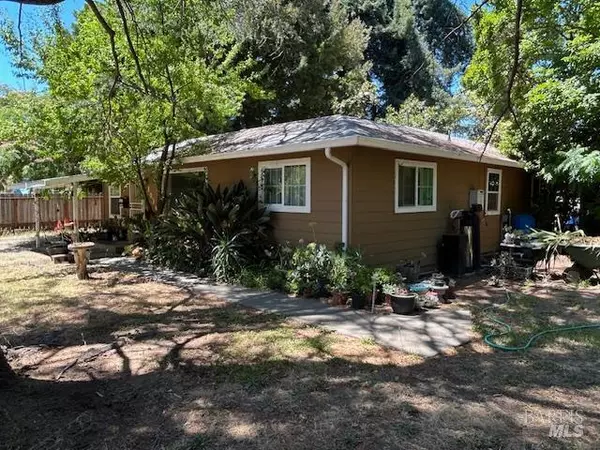 Napa, CA 94558,1038 Johnston ST