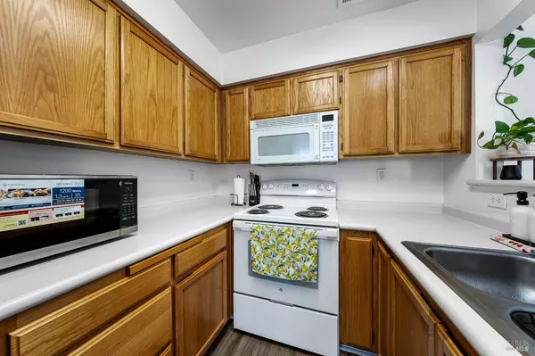 Santa Rosa, CA 95407,628 Wisteria LN