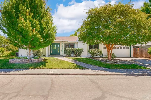 351 Mockingbird CIR, Santa Rosa, CA 95409