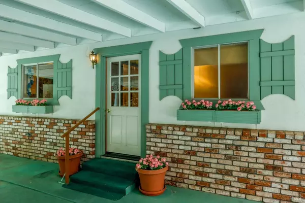 Cloverdale, CA 95425,1135 Palomino RD