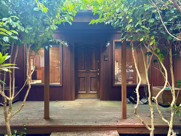 33182 Frog Pond RD, Little River, CA 95456