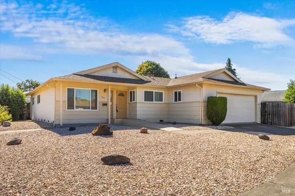 560 Link LN, Santa Rosa, CA 95401