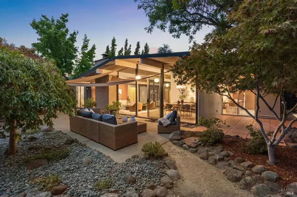 12 Mount Susitna CT, San Rafael, CA 94903