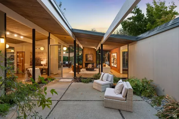 San Rafael, CA 94903,12 Mount Susitna CT